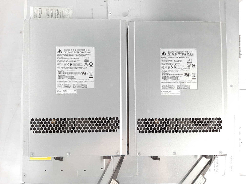 NetApp DS2246 NAJ-1001 Disk Array 24x 2.5\\" 2x 114-00065+B0 Controller $