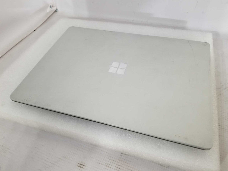 Microsoft Surface - i7-7660U 2.5GHz, 8GB RAM - Read