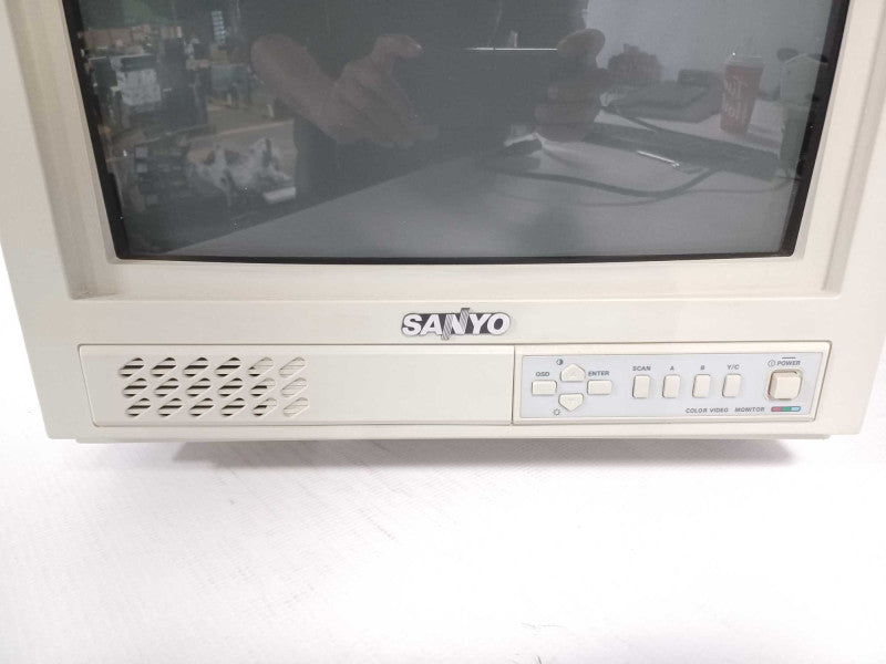 SANYO VMC-8614F COLOR VIDEO MONITOR _