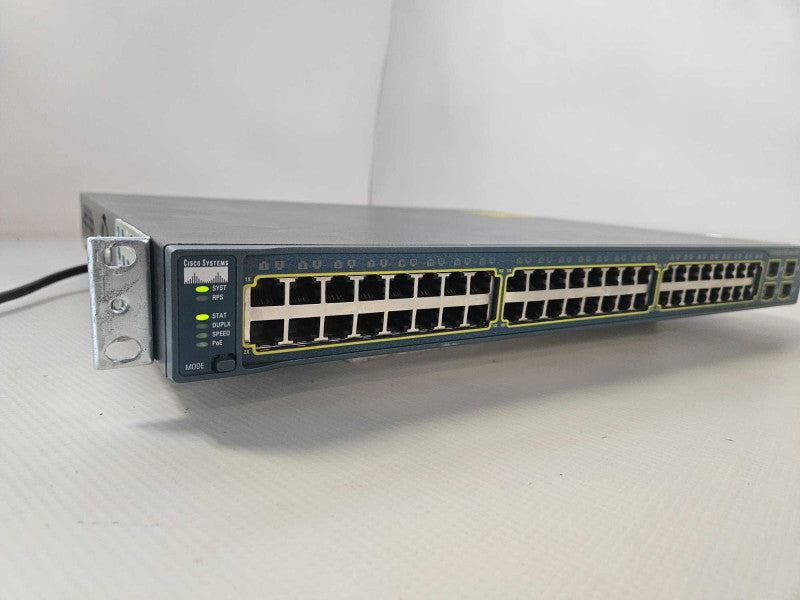 Cisco Catalyst C3560 48-Port 10/100 PoE 4-SFP Network Switch WS-C3560-48PS-S Q)