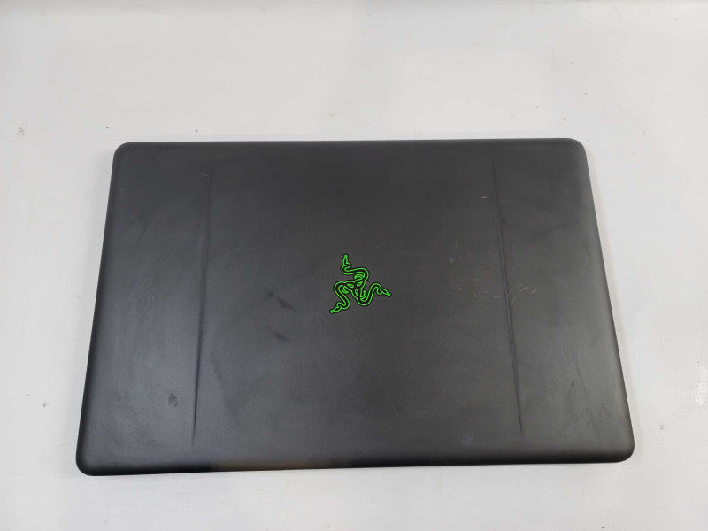 Razer Blade Pro 2017 17\\" i7-6700HQ, 2 GB GeForce GTX 1060, 240GB SSD + 1 TB