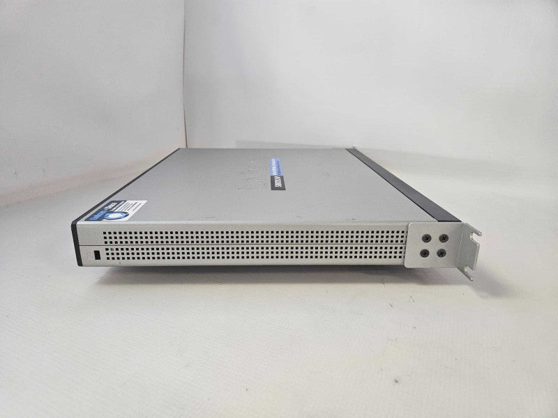 Linksys SRW 2024P 24-Port 10/100/1000 + 2-Port Gigabit Switch )
