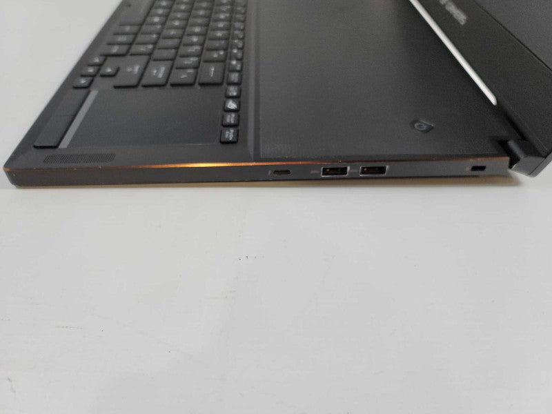 ASUS Zepyhrus GX501 i7-7700HQ, 16GB DDR4, GeForce GTX 1080 , 1TB **READ