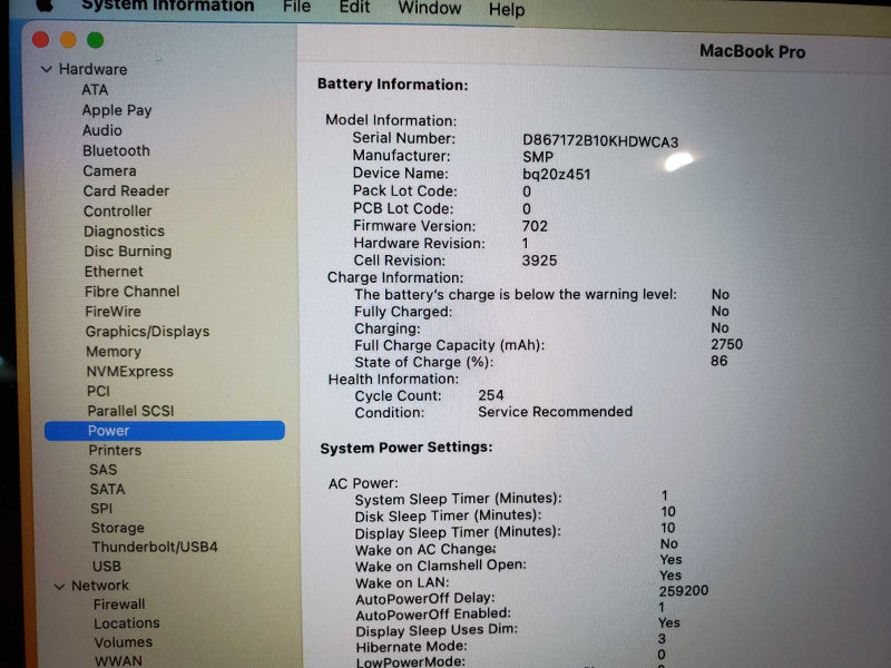 MacBook Pro 2017 15\\" Core i7-7820HQ @ 2.9GHz 16GB DDR3 500GB SSD R560 4GB [Read] (
