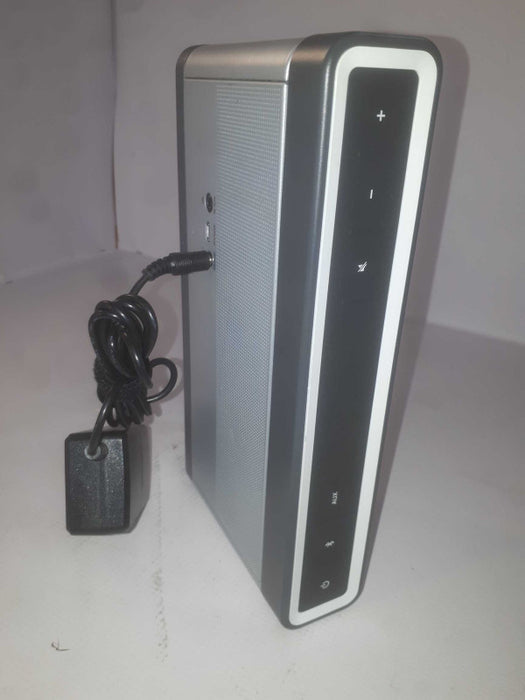 Bose soundlink Bluetooth speaker 3 with adapter