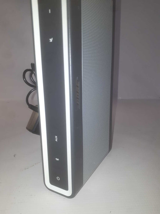Bose soundlink Bluetooth speaker 3 with adapter
