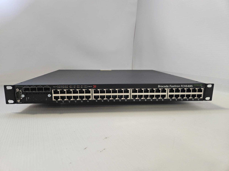 Brocade FastIron FCX624S 24-Port Gigabit Ethernet + 4x 1GbE Combo Ports Switc )