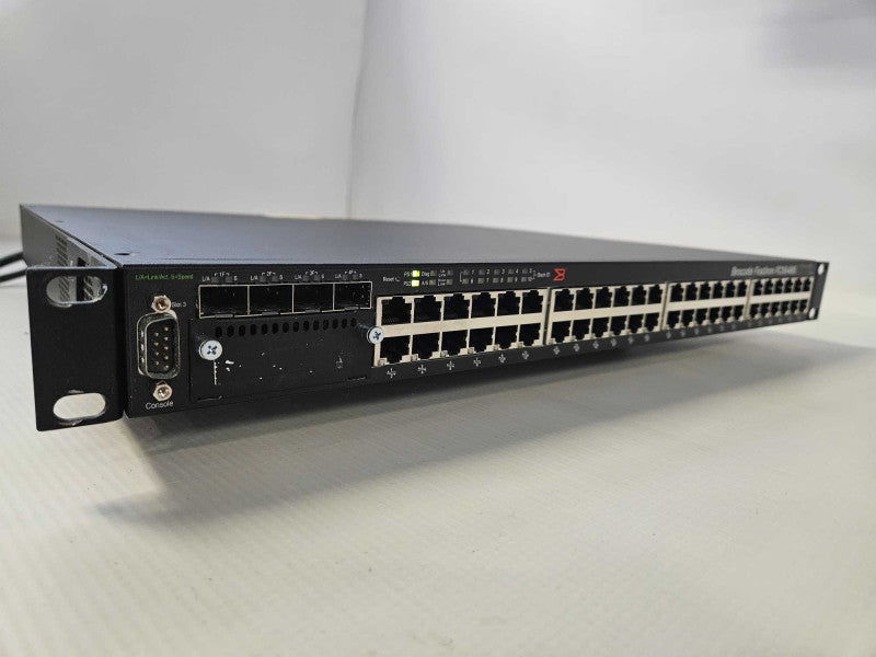 Brocade FastIron FCX624S 24-Port Gigabit Ethernet + 4x 1GbE Combo Ports Switc )