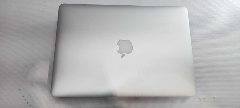 Apple MacBook Air 13 inch 2017 - 1.8 GHz Intel Core i5 Dual Core 8GB RAM