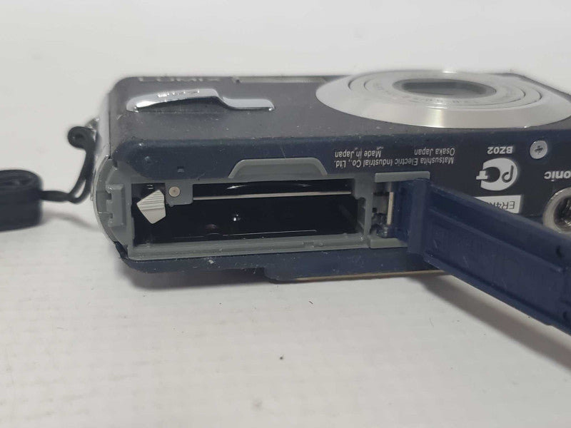 Panasonic Lumix DMC-FX7 5.0MP Digital Camera (AS-IS) |