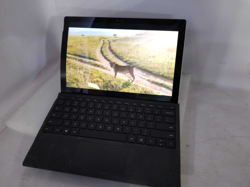 Surface Pro 4 - i5-6300U 2.4GHz, 8GB RAM - READ