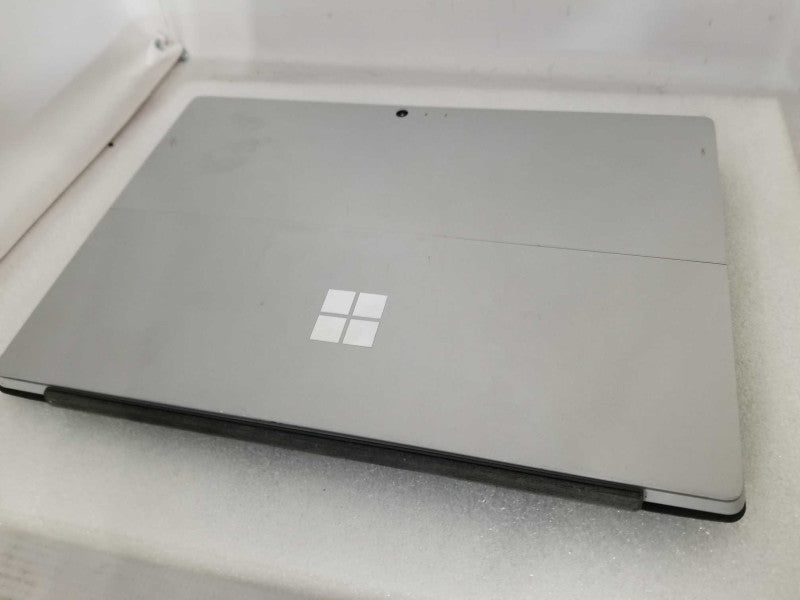 Surface Pro 4 - i5-6300U 2.4GHz, 8GB RAM - READ