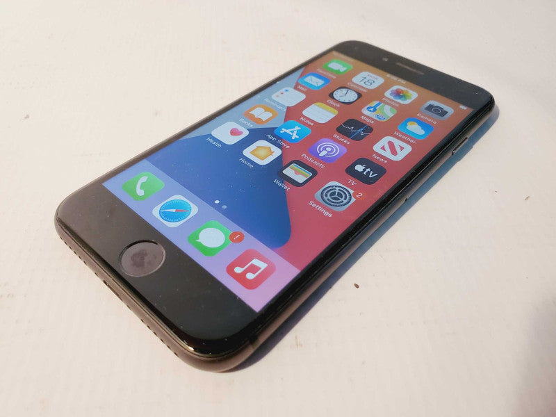 Apple iPhone 8 - 64GB - Gray Q(