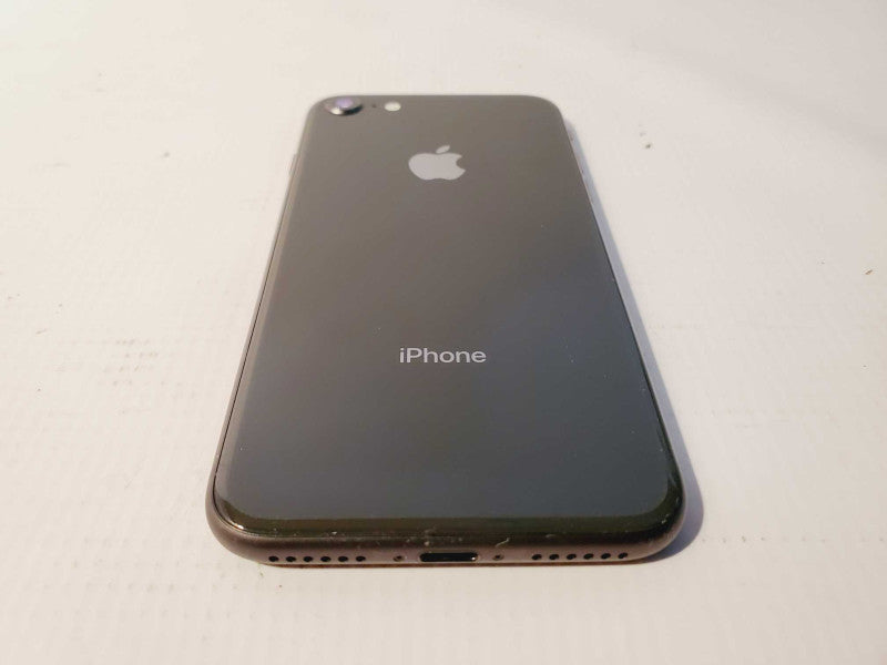 Apple iPhone 8 - 64GB - Gray Q(