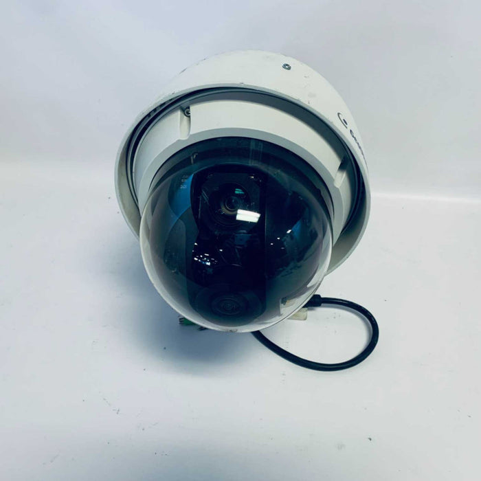 GV-PPTZ7300 Outdoor Camera with Mount and Arm =