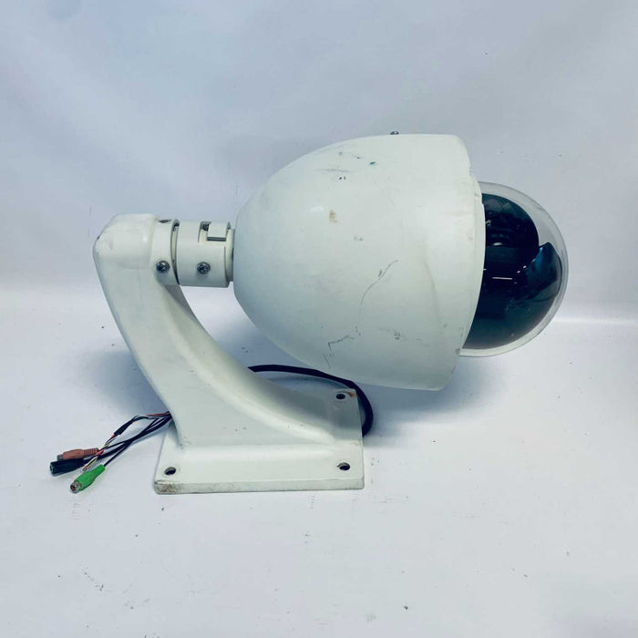 GV-PPTZ7300 Outdoor Camera with Mount and Arm =