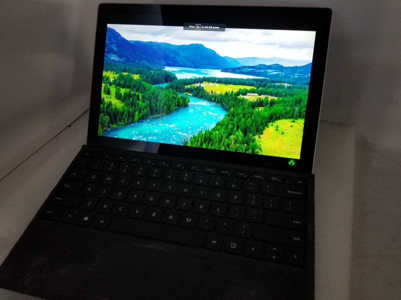Surface Pro 5 - i5-7300U, 4GB RAM - READ