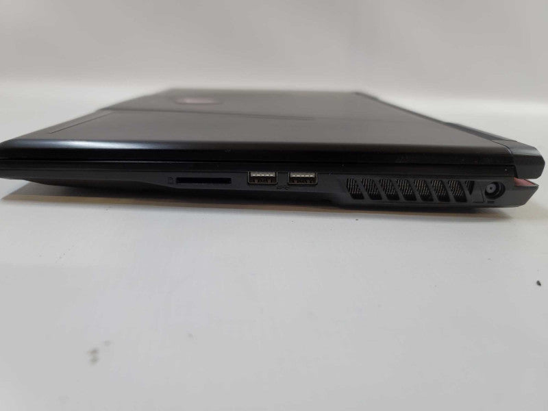 MSI Raider GE63 i7-8750H, 4GB GeForce GTX 1070, 16GB DDR4, 256GB + 1TB SSD