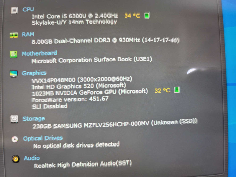 Microsoft Surface Book i5-6300U @ 2.4GHz, 8GB DDR3, 256GB SSD