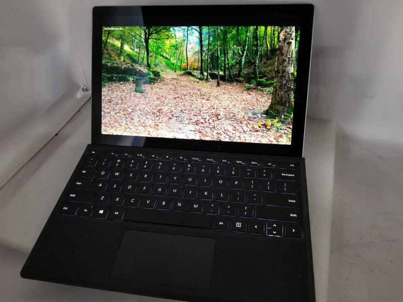Microsoft Surface Pro 5 - i5-7300U 2.6GHz, 8GB RAM, 128GB SSD - READ
