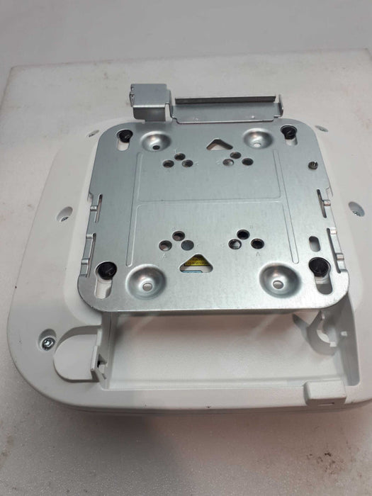 Cisco AIR-CAP2702E-A-K9 Cisco   1.27Gbps Wireless Access Point with bracket &