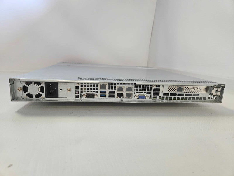 Supermicro CSE-813M-3 X10SLM-L E3-1220 v3 @ 3.10GHz 16GB RAM 1U Server )