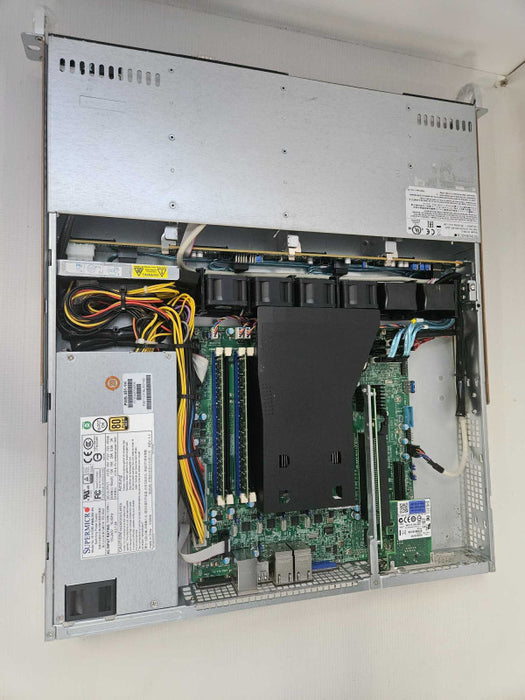 Supermicro CSE-813M-3 X10SLM-L E3-1220 v3 @ 3.10GHz 16GB RAM 1U Server )