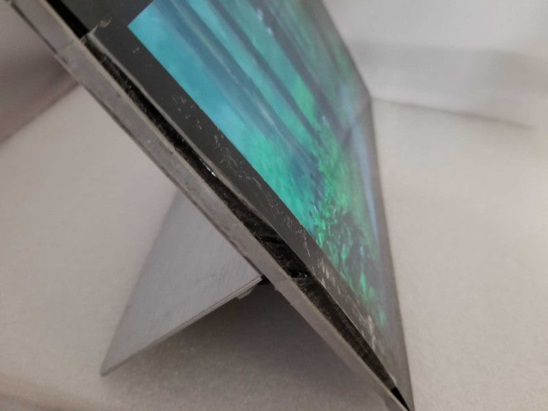 Microsoft Surface Pro 4 - i5-6300U, 8GB RAM, 256GB SSD