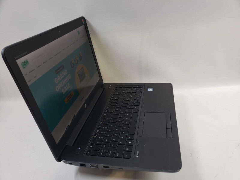 HP ZBook 15 G4 intel Xeon E3-1505M @ 3.0GHZ /16GB Ram 256GB M.2