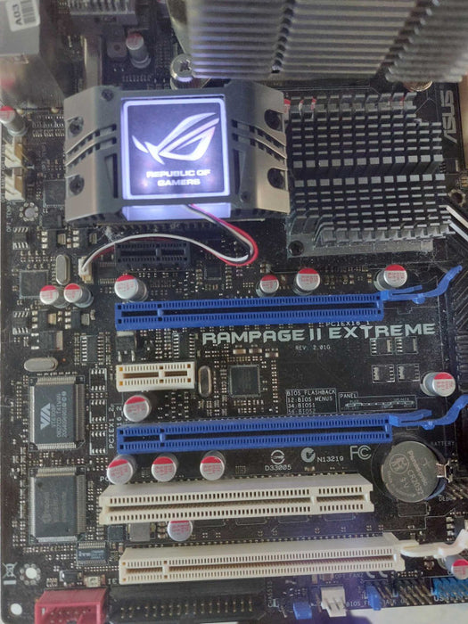 ASUS RAMPAGE II Extreme X58 1366 Motherboard w/ i7-975 CPU/ Fan