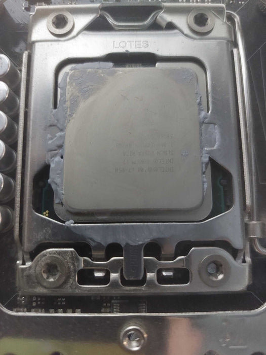 ASUS Rampage III Gene : LGA1366, X58, DDR3, ATX/CPU i7-950/8gb RAM