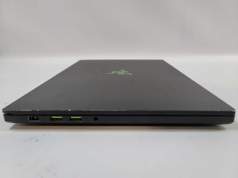 RazerBlade 15 RZ09-0301 i7-9750H, 4GB GeForce RTX 2080, 16GB DDR4, 500GB SSD