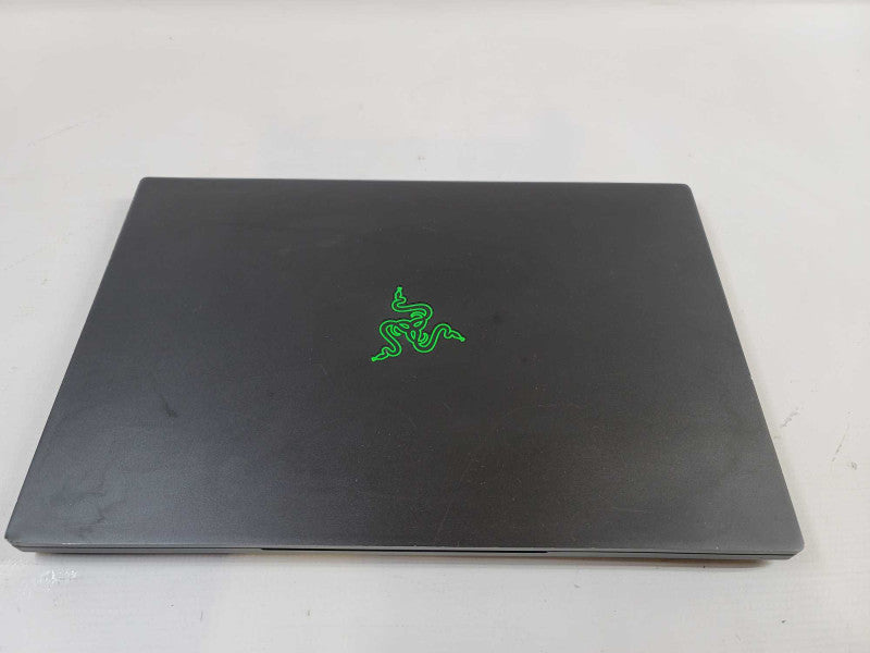 RazerBlade 15 RZ09-0301 i7-9750H, 4GB GeForce RTX 2080, 16GB DDR4, 500GB SSD