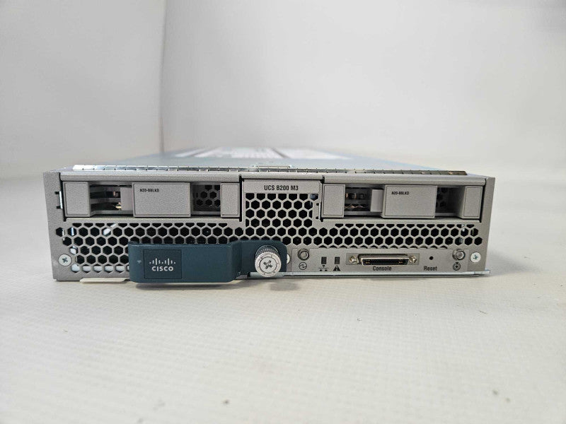 Cisco Ucs B200 M3 CTO Server Blade 2x Xeon E5-2665 @ 2.40GHz NO RAM Q)