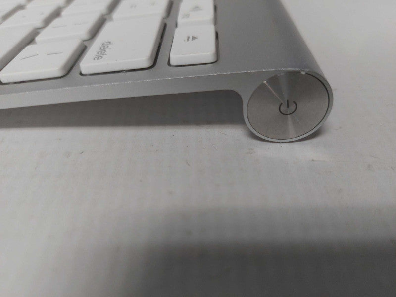 Apple A1314 Wireless Keyboard Q