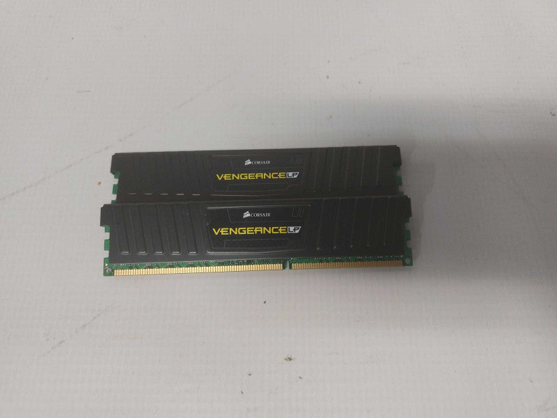 Corsair Vengeance LP 16GB (2 x 8GB) DDR3 Memory: CML16GX3M2A1600C10 Q