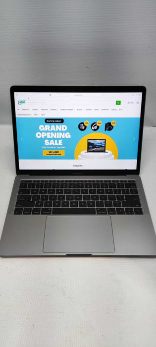 Macbook Pro 13-Inch 2017 Retina Display - Intel Core i7 16GB RAM 256GB SSD