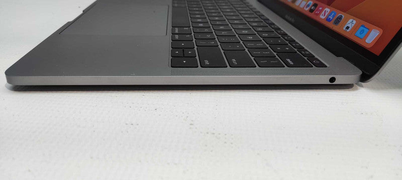 Macbook Pro 13-Inch 2017 Retina Display - Intel Core i7 16GB RAM 256GB SSD