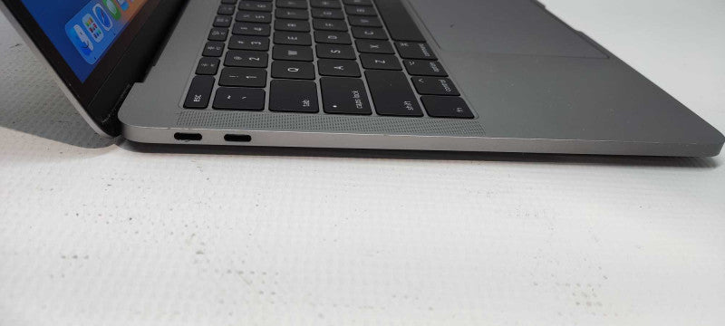 Macbook Pro 13-Inch 2017 Retina Display - Intel Core i7 16GB RAM 256GB SSD