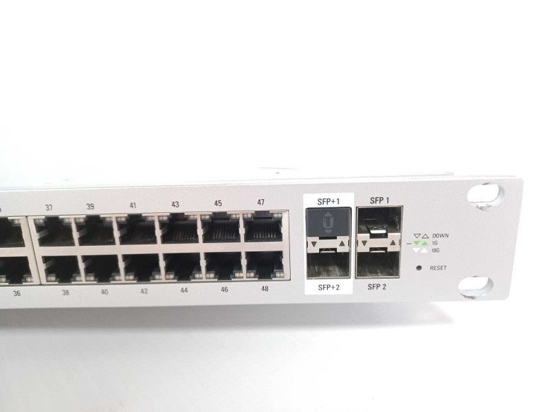 Ubiquiti UniFi US-48-750W Switch 48 750W 48-Port PoE Managed Gig Switch, Read Q_