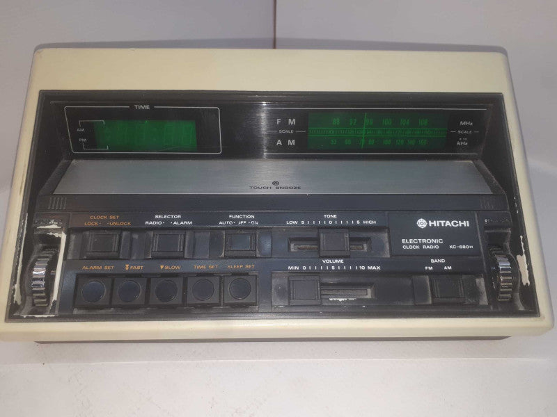 Vintage 1980 FM/AM Hitachi Electronic Clock Radio model-KC-680H