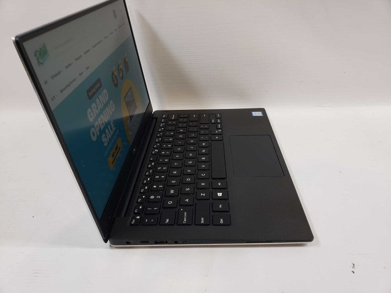 Dell XPS 13 9360 intel i7-7500U @ 2.70GHz / 8GB Ram / 256GB M.2