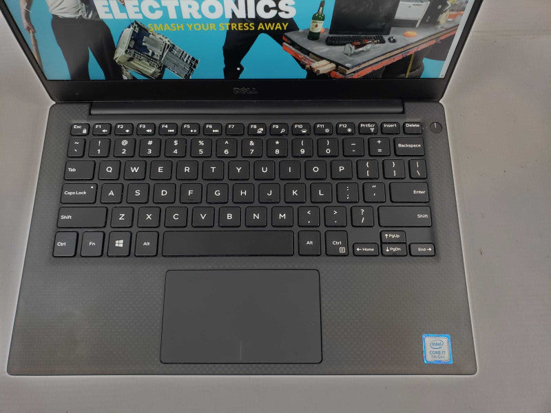 Dell XPS 13 9360 intel i7-7500U @ 2.70GHz / 8GB Ram / 256GB M.2