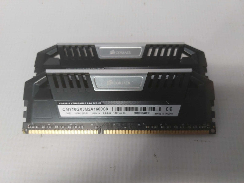 Corsair Vengeance Pro Series 16GB (2x8GB) DDR3 1600 MHz