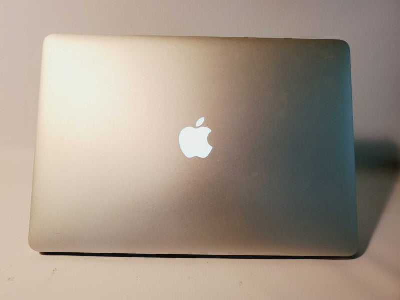 MacBook Pro 2015 Core i7-4870HQ @ 2.2GHz 16GB DDR3 250GB SSD M370x 2GB 15\\" (