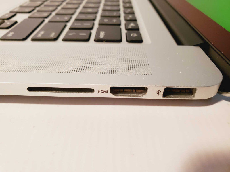MacBook Pro 2015 Core i7-4870HQ @ 2.2GHz 16GB DDR3 250GB SSD M370x 2GB 15\\" (