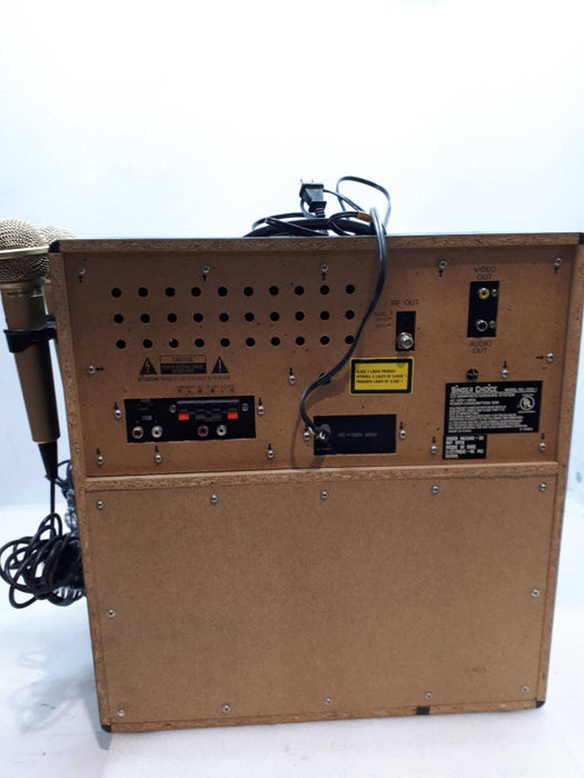 Singer Choice CD Graphics Karoke System CDG1 with two wired mics &