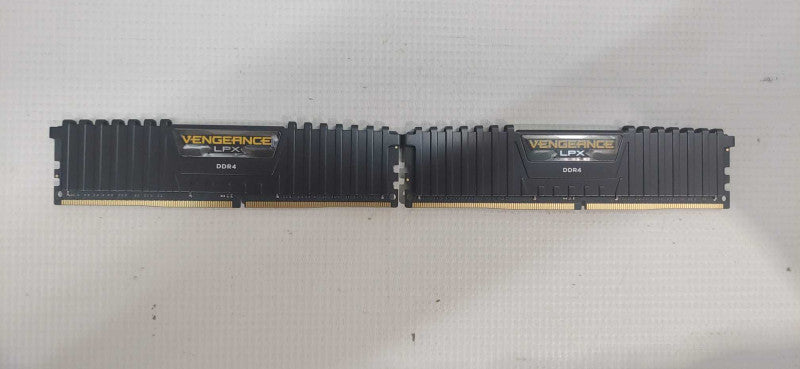 Corsair Vengeance 32GB (2x16GB) DDR4 2666 Gaming RAM Kit Q@