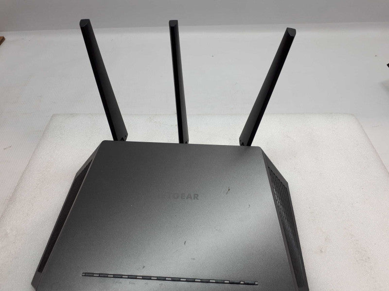 NETGEAR Nighthawk Smart Wi-Fi Router (R7000P) - AC2300 &