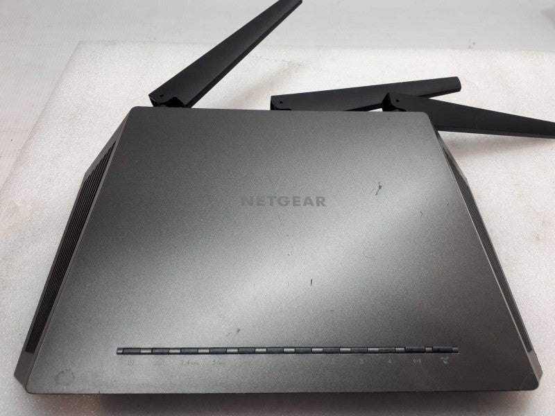 NETGEAR Nighthawk Smart Wi-Fi Router (R7000P) - AC2300 &